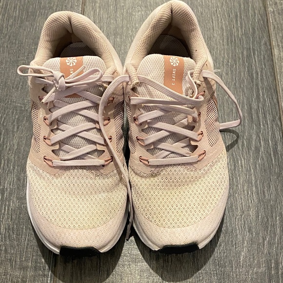 Nike Women's Pink Mesh Sneakers - Picture 1 of 6
